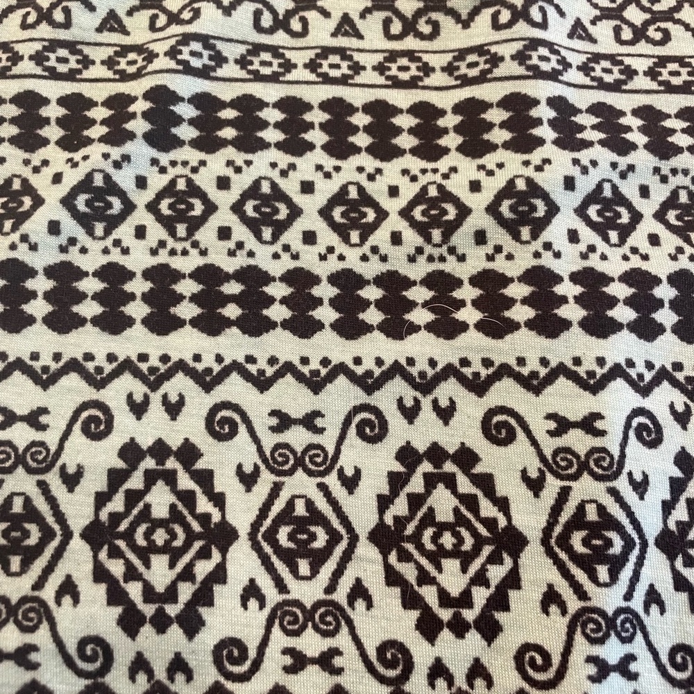 Patterned Strappy Top - Picture 3 of 4